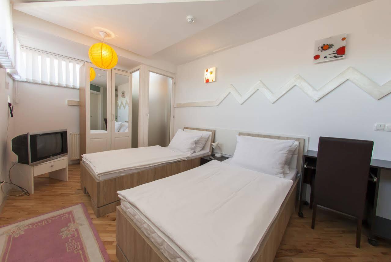 Hostel Hayat Sarajevo Bagian luar foto