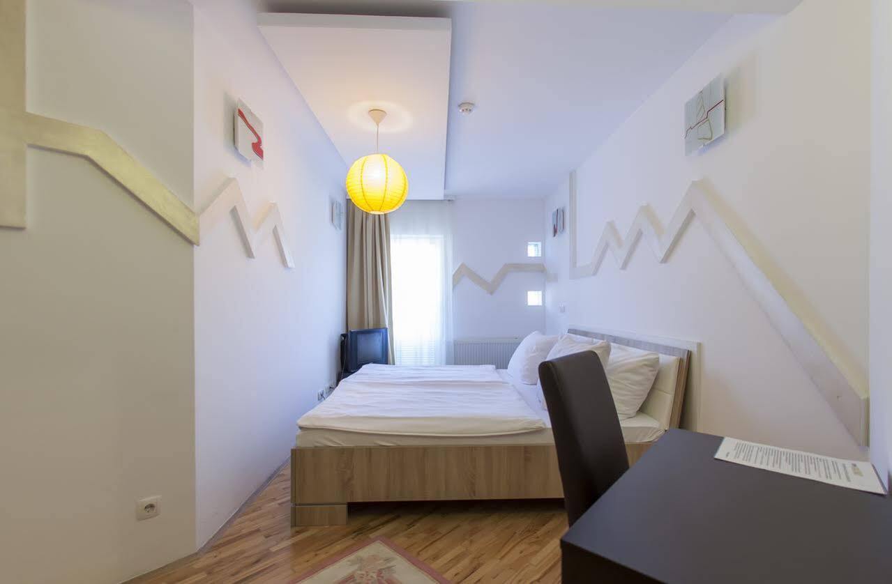 Hostel Hayat Sarajevo Bagian luar foto
