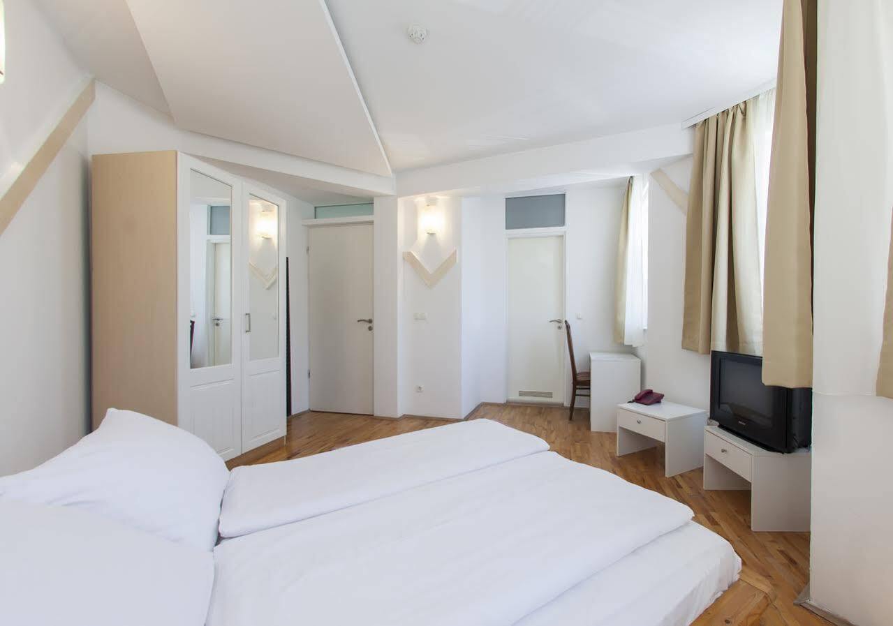 Hostel Hayat Sarajevo Bagian luar foto